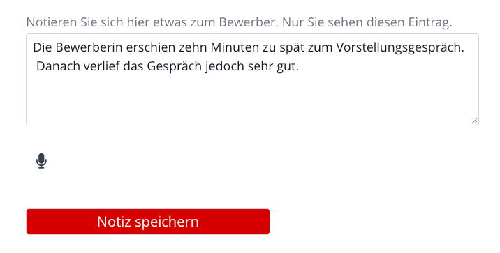 Notizfeld zum Bewerber im Entscheider-Extranet mit Mikrofon-Button für die Spracheingabe